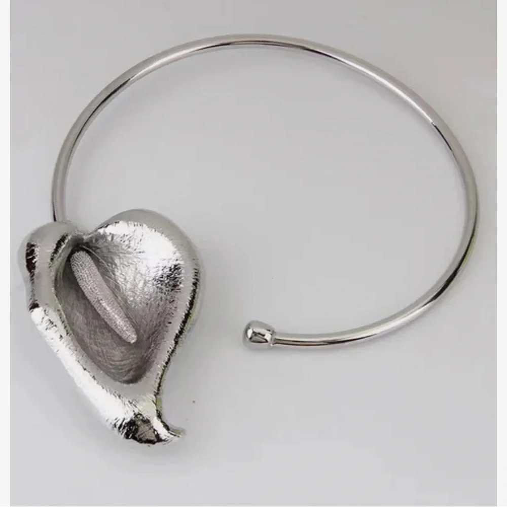 Horseshoe Lotus Silver Bangle Flower Necklace - Picture 3 of 9